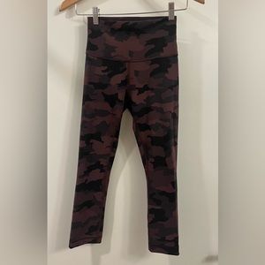 Lululemon Fast And Free High Rise Legging 23” Size 4 Camo Red/Brown Earth NEW